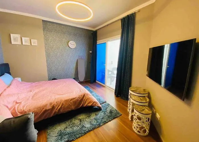 Elegant Sea View Apartment